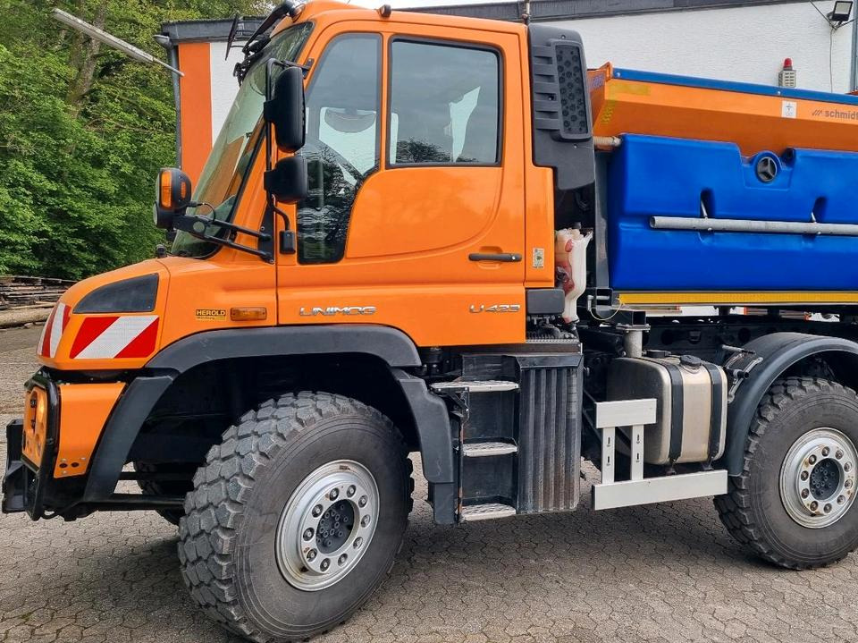 Unimog 423 Mercedes Benz U423 427 429 430 530 527 Schmidt Stratos Salzstreuer - Комунална/ Специална техника: снимка 3 Unimog 423 Mercedes Benz U423 427 429 430 530 527 Schmidt Stratos Salzstreuer - Комунална/ Специална техника: снимка 3