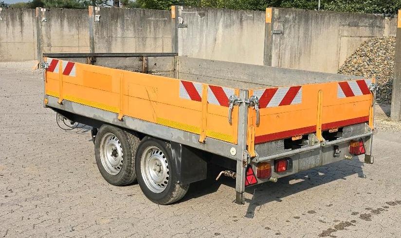 Mersch Hochlader Tieflader mit Auffahrrampen Anhänger PKW Tandemanhänger Wechselzugöse Höhenverstellbare Zugdeichsel - Бордово ремарке/ Платформа: снимка 3 Mersch Hochlader Tieflader mit Auffahrrampen Anhänger PKW Tandemanhänger Wechselzugöse Höhenverstellbare Zugdeichsel - Бордово ремарке/ Платформа: снимка 3