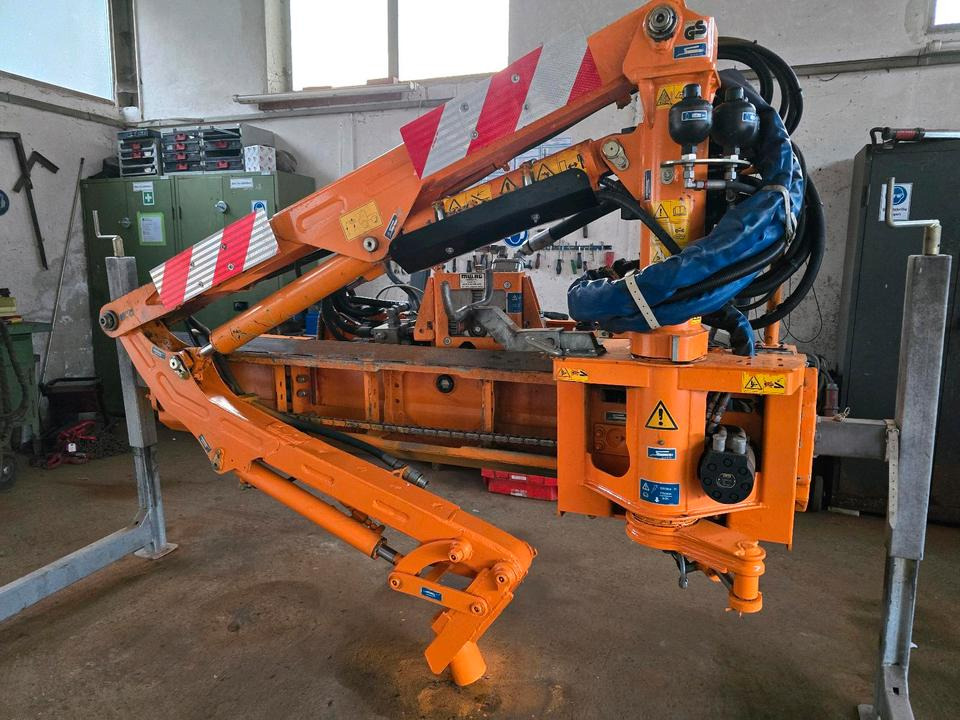 Mulag MFK 500 Mähausleger Böschungsmäher Böschungsmulcher Seitenmulcher 600 für Unimog 405 400 500 430 530 - Шредер с телескопично рамо: снимка 1 Mulag MFK 500 Mähausleger Böschungsmäher Böschungsmulcher Seitenmulcher 600 für Unimog 405 400 500 430 530 - Шредер с телескопично рамо: снимка 1