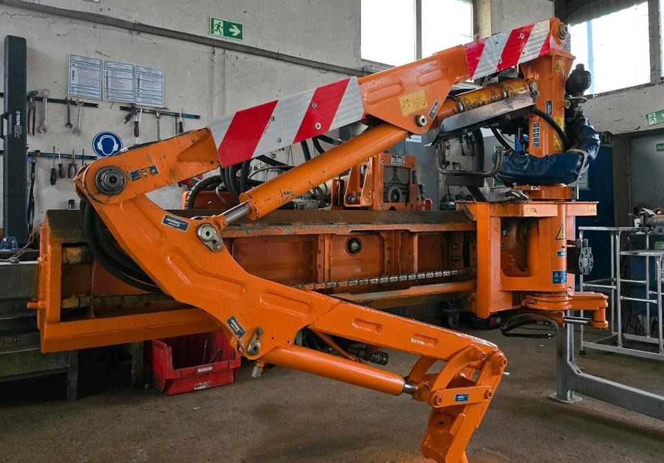 Mulag MFK 500 Mähausleger Böschungsmäher Böschungsmulcher Seitenmulcher 600 für Unimog 405 400 500 430 530 - Шредер с телескопично рамо: снимка 2 Mulag MFK 500 Mähausleger Böschungsmäher Böschungsmulcher Seitenmulcher 600 für Unimog 405 400 500 430 530 - Шредер с телескопично рамо: снимка 2