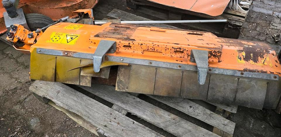 Mulag RMK 1200 Randstreifenmäher Böschungsmäher Böschungsmulcher Mähausleger - Шредер с телескопично рамо: снимка 3 Mulag RMK 1200 Randstreifenmäher Böschungsmäher Böschungsmulcher Mähausleger - Шредер с телескопично рамо: снимка 3