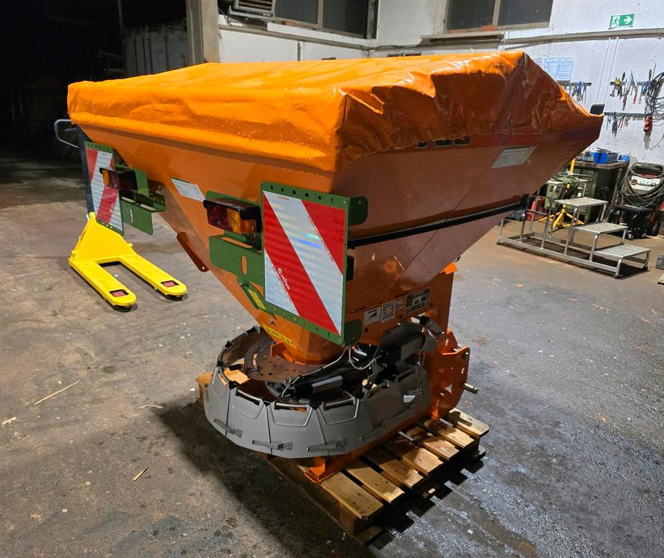 Neuer Amazone E+S 750 Salzstreuer Düngerstreuer Winterdienst Streuautomat Streusilo Solestreuer passend für Traktor Fendt Deutz Claas Case - Машина за разпръскване на сол/ Пясък: снимка 5 Neuer Amazone E+S 750 Salzstreuer Düngerstreuer Winterdienst Streuautomat Streusilo Solestreuer passend für Traktor Fendt Deutz Claas Case - Машина за разпръскване на сол/ Пясък: снимка 5