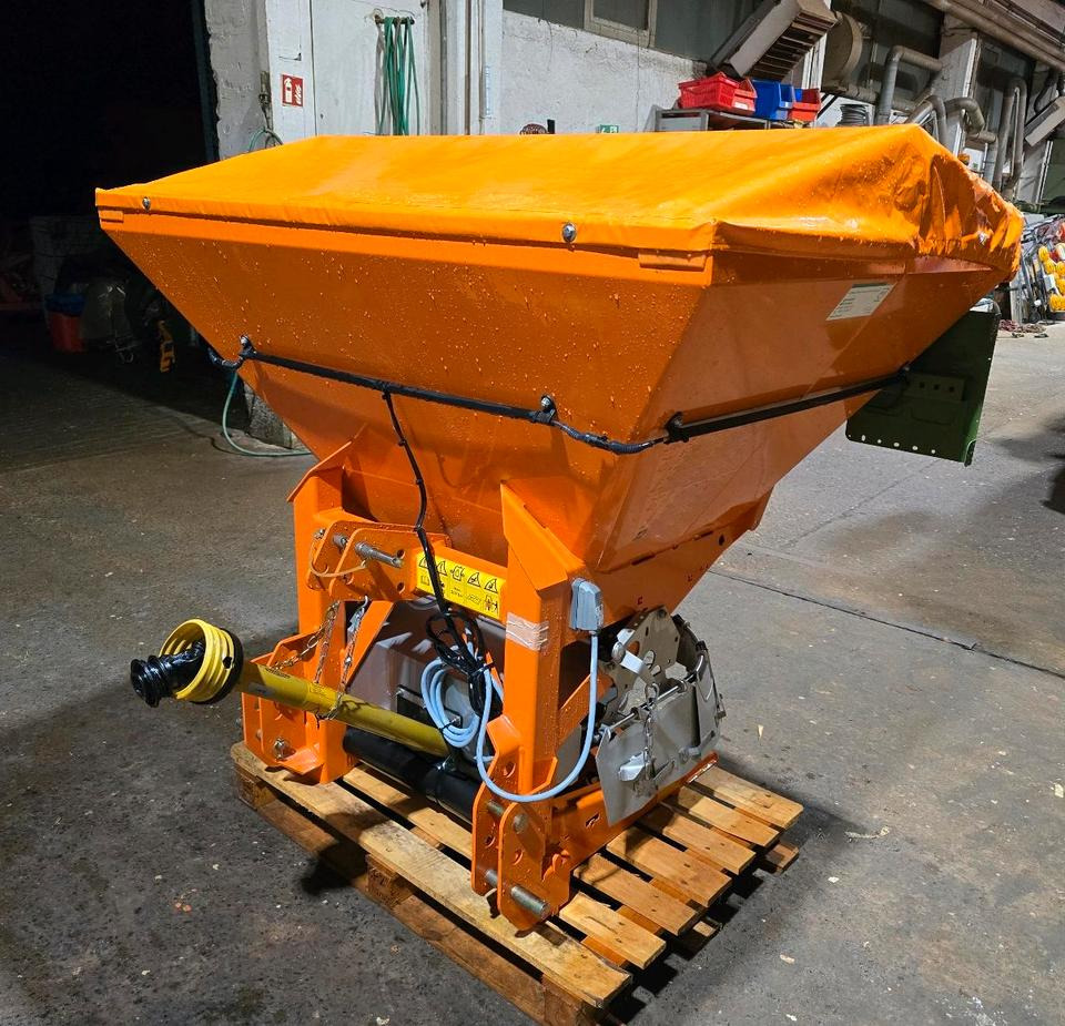 Neuer Amazone E+S 750 Salzstreuer Düngerstreuer Winterdienst Streuautomat Streusilo Solestreuer passend für Traktor Fendt Deutz Claas Case - Машина за разпръскване на сол/ Пясък: снимка 1 Neuer Amazone E+S 750 Salzstreuer Düngerstreuer Winterdienst Streuautomat Streusilo Solestreuer passend für Traktor Fendt Deutz Claas Case - Машина за разпръскване на сол/ Пясък: снимка 1