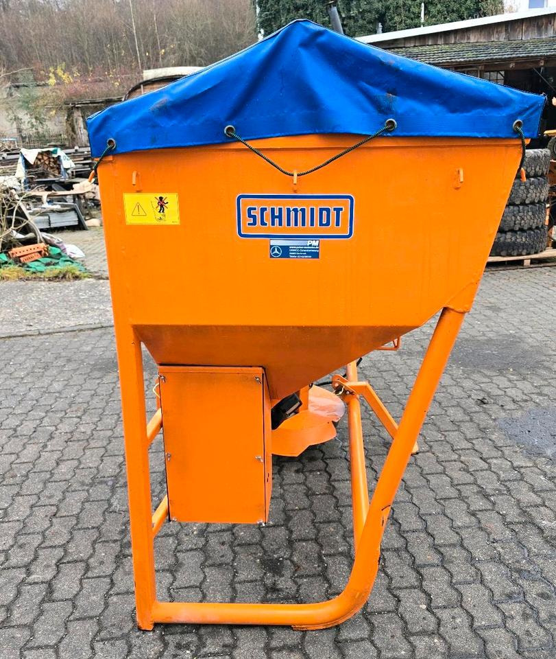 Neuwertiger Schmidt Straxos S18T 1,8m3 Salzstreuer Salzsilo Aufbaustreuer Winterdienst Streuautomat für Traktor Fendt Deutz John Deere - Машина за разпръскване на сол/ Пясък: снимка 4 Neuwertiger Schmidt Straxos S18T 1,8m3 Salzstreuer Salzsilo Aufbaustreuer Winterdienst Streuautomat für Traktor Fendt Deutz John Deere - Машина за разпръскване на сол/ Пясък: снимка 4