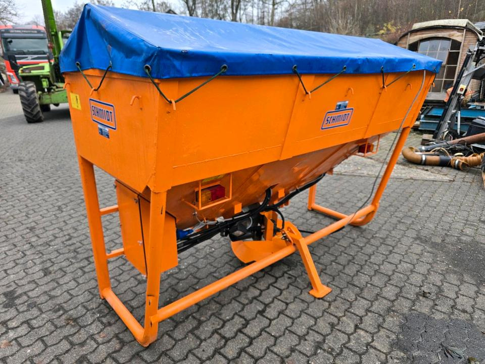 Neuwertiger Schmidt Straxos S18T 1,8m3 Salzstreuer Salzsilo Aufbaustreuer Winterdienst Streuautomat für Traktor Fendt Deutz John Deere - Машина за разпръскване на сол/ Пясък: снимка 3 Neuwertiger Schmidt Straxos S18T 1,8m3 Salzstreuer Salzsilo Aufbaustreuer Winterdienst Streuautomat für Traktor Fendt Deutz John Deere - Машина за разпръскване на сол/ Пясък: снимка 3
