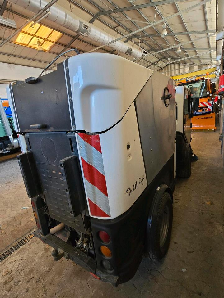 Nilfisk City Ranger 3500 Kehrmaschine Straßenkehrmaschine mit Schmidt Bediendisplay Hako Kehreinheit - Мотометачна машина: снимка 5 Nilfisk City Ranger 3500 Kehrmaschine Straßenkehrmaschine mit Schmidt Bediendisplay Hako Kehreinheit - Мотометачна машина: снимка 5