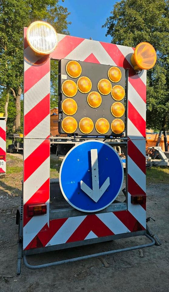 Nissen FAT Absperrtafel VZ616 Fahrbare Verkehrsleittafel Verkehrssicherungsanhänger Verkehrsleitanhänger Trebbiner Horizont Sperrwand - Ремарке: снимка 5 Nissen FAT Absperrtafel VZ616 Fahrbare Verkehrsleittafel Verkehrssicherungsanhänger Verkehrsleitanhänger Trebbiner Horizont Sperrwand - Ремарке: снимка 5