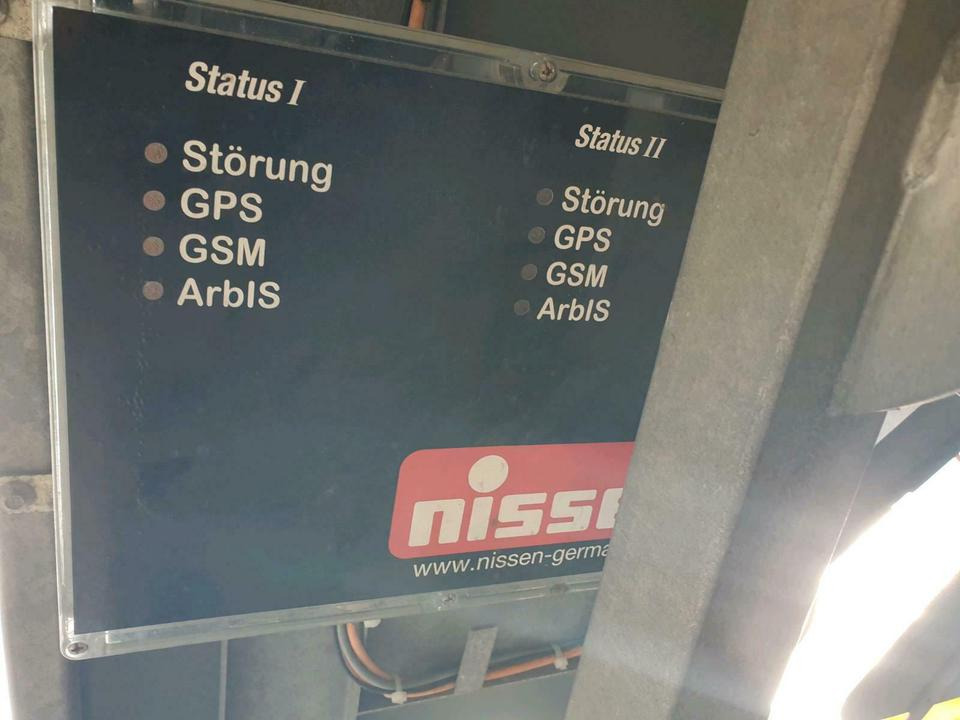 Ремарке Nissen LED Absperrtafel vz 616 GPS Verkehrsleittafel horizont: снимка 7
