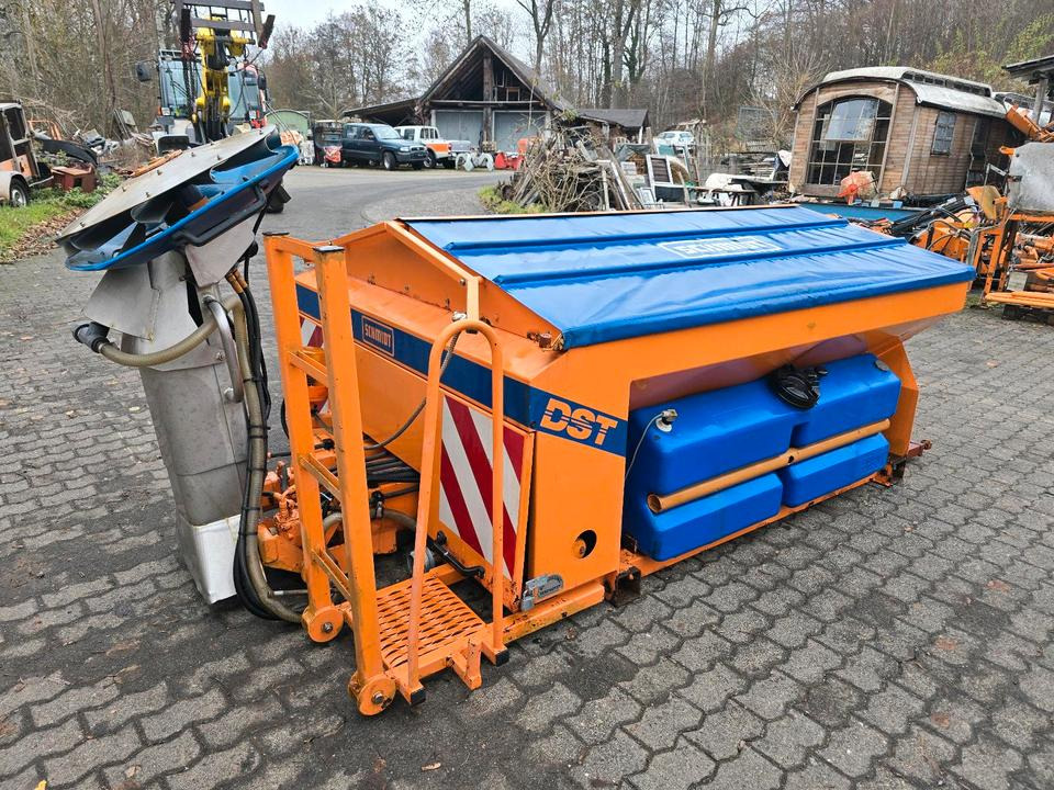 Schmidt DST25-FH 2-Kammer Salzstreuer Winterdienst Streuautomat Stratos SST MITOS Streusilo Solestreuer passend für UNIMOG 405/10 405/12 UGE UGN U300 400 500 530 430 318 423 - Машина за разпръскване на сол/ Пясък: снимка 4 Schmidt DST25-FH 2-Kammer Salzstreuer Winterdienst Streuautomat Stratos SST MITOS Streusilo Solestreuer passend für UNIMOG 405/10 405/12 UGE UGN U300 400 500 530 430 318 423 - Машина за разпръскване на сол/ Пясък: снимка 4