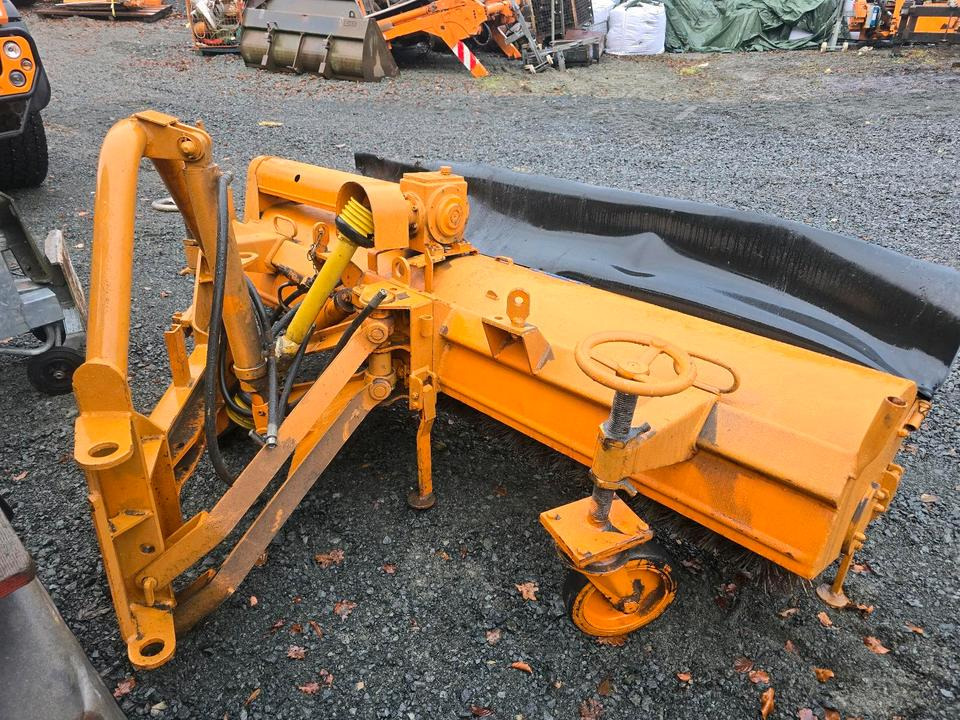 Schmidt VKS Kehrmaschine Straßenkehrmaschine Frontkehrmaschine Kehrbesen für Radlader Unimog Traktor - Четка: снимка 2 Schmidt VKS Kehrmaschine Straßenkehrmaschine Frontkehrmaschine Kehrbesen für Radlader Unimog Traktor - Четка: снимка 2