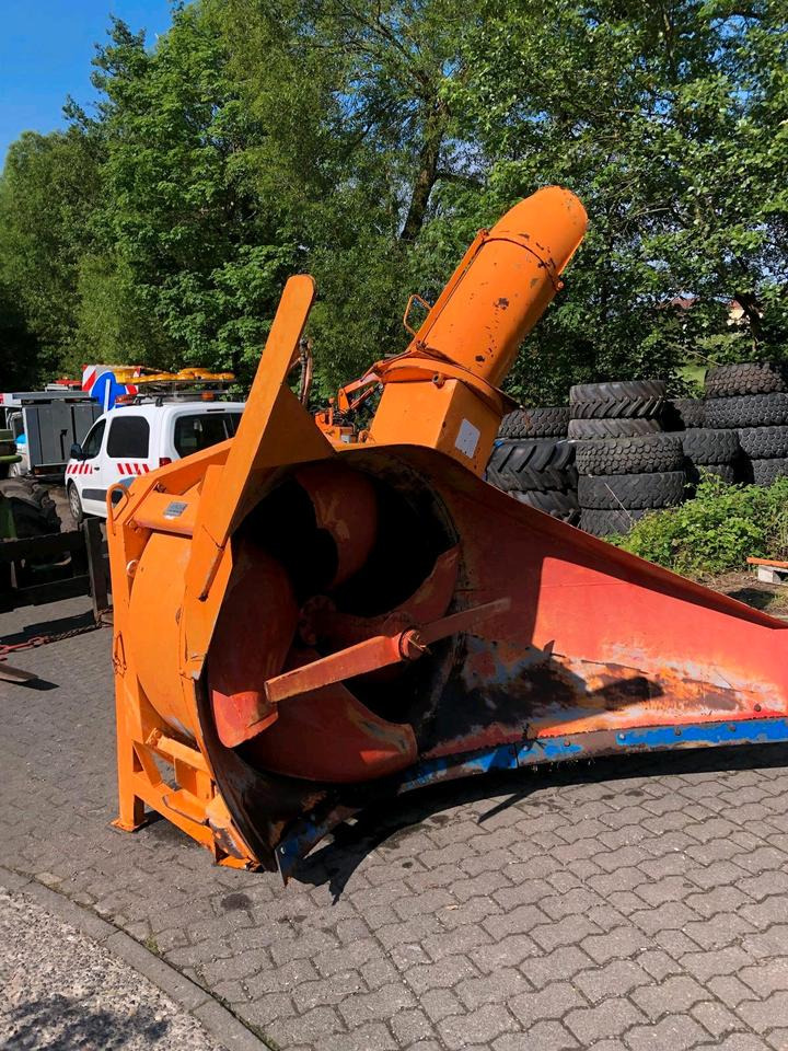 Schneeschleuder Beilhack HS 135 S Schneefräse Anbau- Schneeschleuder für Unimog 405 U300 U 400 500 405 423 430 530 318 527 427 327 - Роторен снегорин: снимка 4 Schneeschleuder Beilhack HS 135 S Schneefräse Anbau- Schneeschleuder für Unimog 405 U300 U 400 500 405 423 430 530 318 527 427 327 - Роторен снегорин: снимка 4