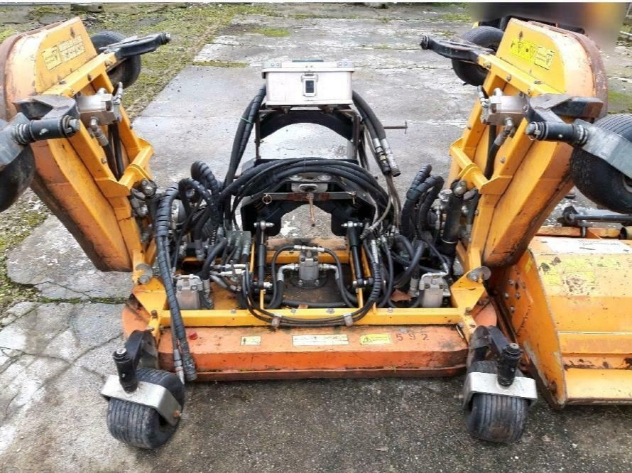 Steensballe Mähdeck 340cm Sichelmähwerk für Reformtrac Metrac Böschungsmulcher Sichelmähdeck terratrac Metrac Reform Hangmäher - Косачка за трева: снимка 1 Steensballe Mähdeck 340cm Sichelmähwerk für Reformtrac Metrac Böschungsmulcher Sichelmähdeck terratrac Metrac Reform Hangmäher - Косачка за трева: снимка 1