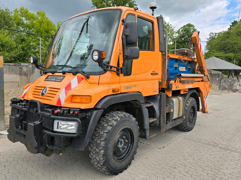 Unimog 405/10 U300 Bluetec 5 Mercedes-Benz U 300 UGE UGN mit Jotha Absetzkipper combi con 4518 Absetzer - Снегорин: снимка 3 Unimog 405/10 U300 Bluetec 5 Mercedes-Benz U 300 UGE UGN mit Jotha Absetzkipper combi con 4518 Absetzer - Снегорин: снимка 3