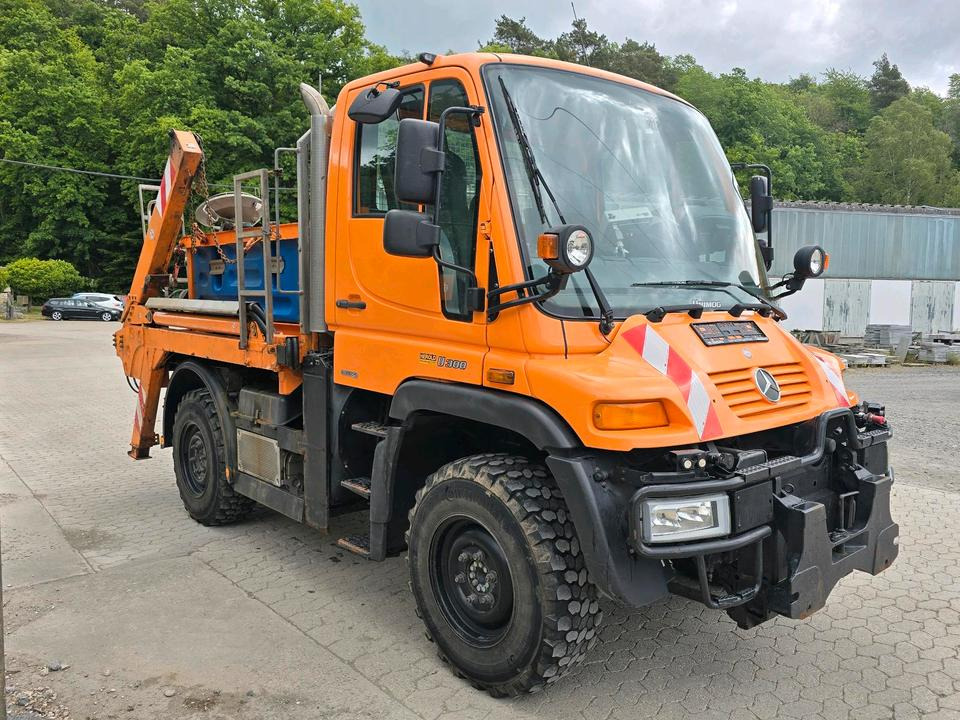 Unimog 405/10 U300 Bluetec 5 Mercedes-Benz U 300 UGE UGN mit Jotha Absetzkipper combi con 4518 Absetzer - Снегорин: снимка 1 Unimog 405/10 U300 Bluetec 5 Mercedes-Benz U 300 UGE UGN mit Jotha Absetzkipper combi con 4518 Absetzer - Снегорин: снимка 1