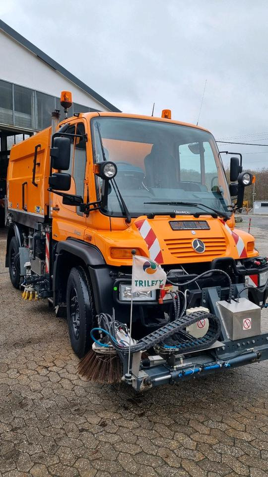 Unimog Kehrmaschine U400 405 Mercedes-Benz Hydrostat Wechsellenkung Variopilot - Мотометачна машина: снимка 4 Unimog Kehrmaschine U400 405 Mercedes-Benz Hydrostat Wechsellenkung Variopilot - Мотометачна машина: снимка 4