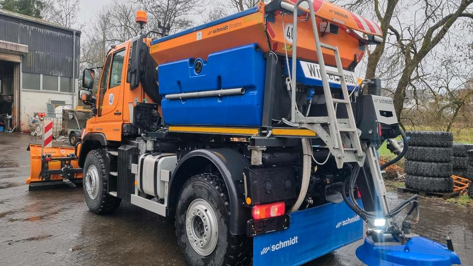 Zu vermieten Unimog 405 U427 Winterdienst Schmidt Salzstreuer 423 429 430 Mercedes Benz 318 527 Vermietung - Снегорин: снимка 2 Zu vermieten Unimog 405 U427 Winterdienst Schmidt Salzstreuer 423 429 430 Mercedes Benz 318 527 Vermietung - Снегорин: снимка 2
