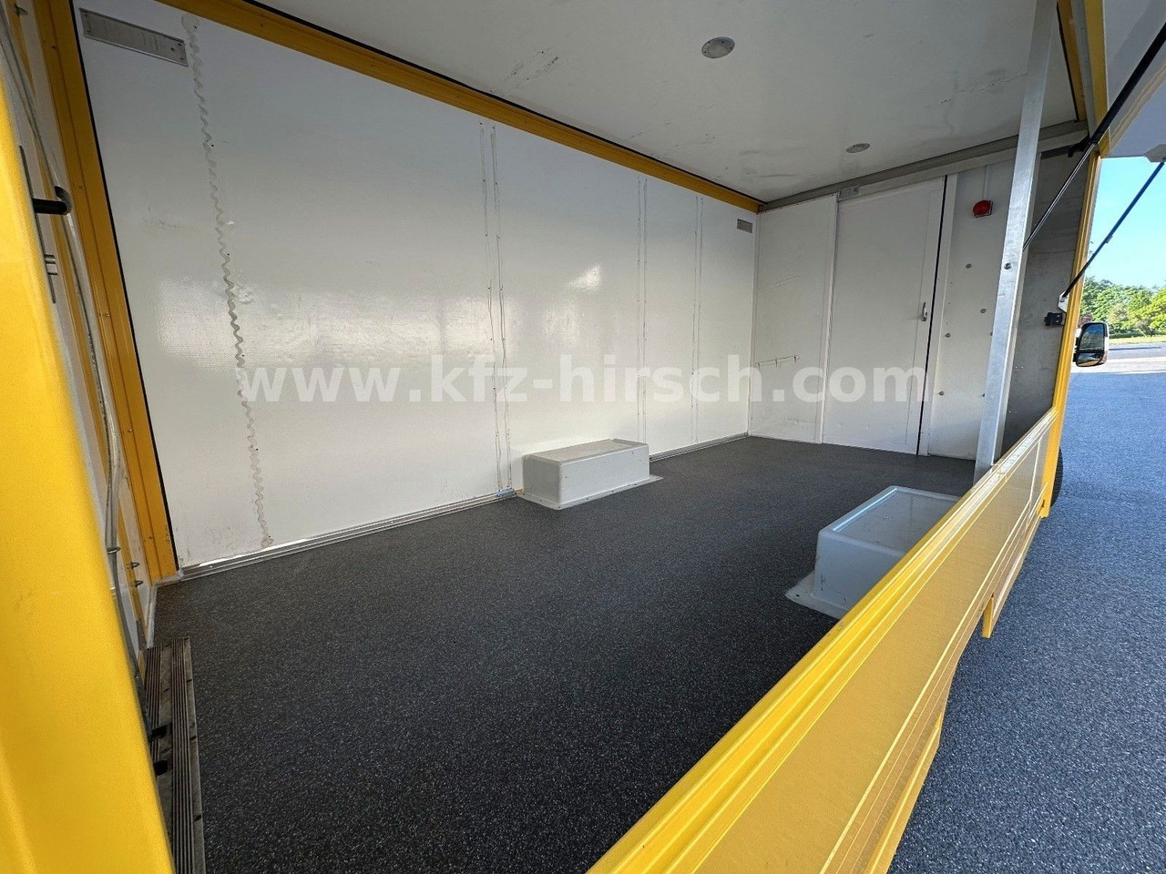 Iveco Daily Luftfederung Foodtruck Imbisswagen Verkauf - Магазин камион: снимка 4 Iveco Daily Luftfederung Foodtruck Imbisswagen Verkauf - Магазин камион: снимка 4