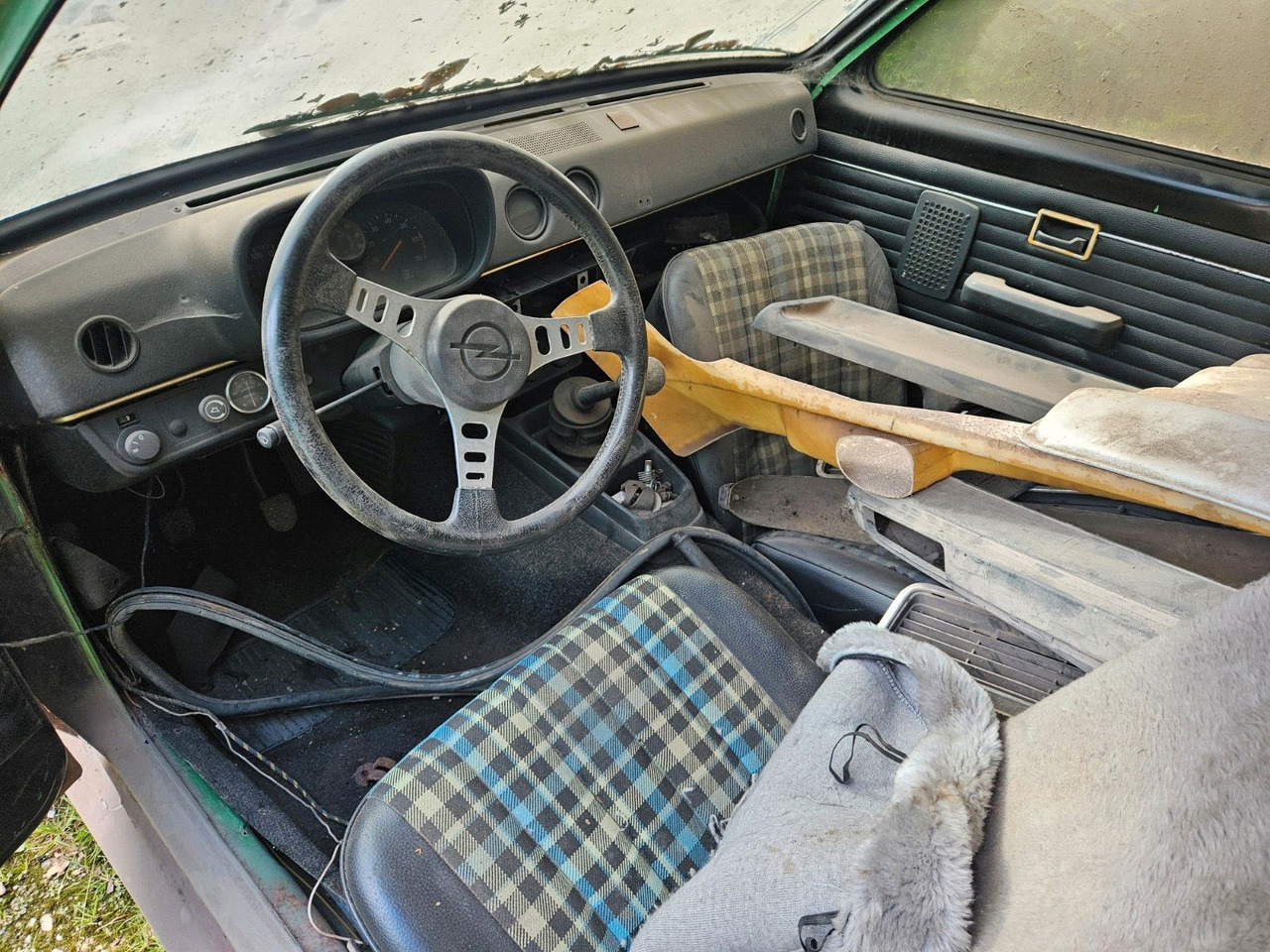 Купе Opel Kadett C  Rallye 2.0E Coupe Nr.13 Scheunenfund: снимка 9