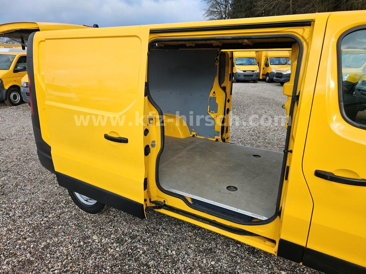 Renault Trafic Kasten L2H1 Maxi Lang Kamera 1.Hand LED - Пътнически бус: снимка 5 Renault Trafic Kasten L2H1 Maxi Lang Kamera 1.Hand LED - Пътнически бус: снимка 5
