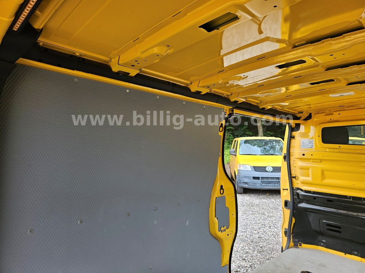 Малък ван Renault Trafic L2H1 MAXI LANG 2xSCHIEBETÜR LED Kamera E6: снимка 11 Малък ван Renault Trafic L2H1 MAXI LANG 2xSCHIEBETÜR LED Kamera E6: снимка 11