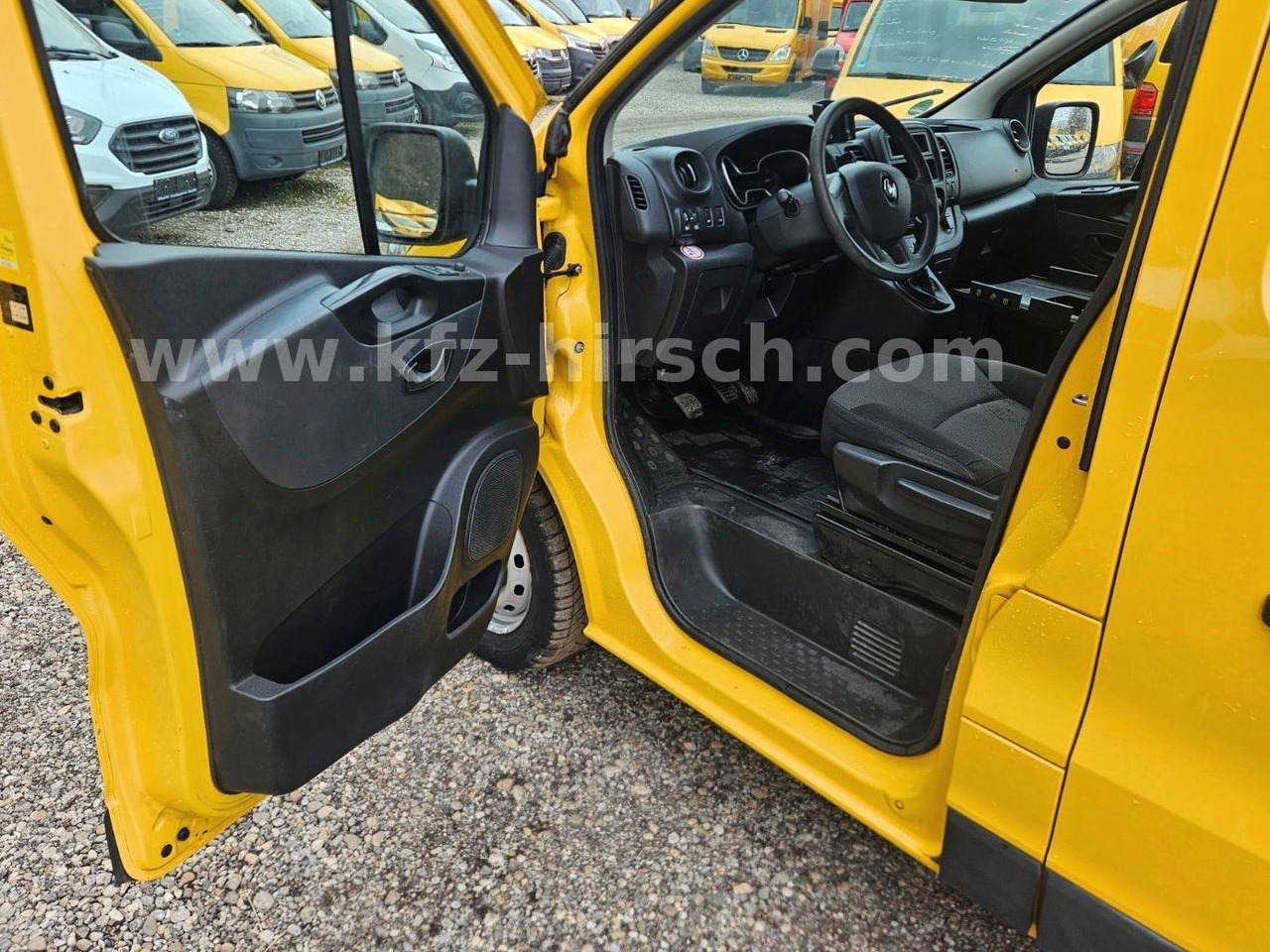 Малък ван Renault Trafic L2H1 MAXI LANG 2xSCHIEBETÜR LED Kamera E6: снимка 7 Малък ван Renault Trafic L2H1 MAXI LANG 2xSCHIEBETÜR LED Kamera E6: снимка 7