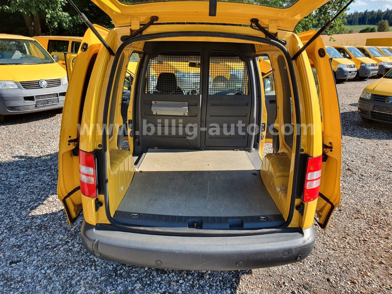 Volkswagen Caddy 2.0 TDI* EURO5*1.Hand*S-heft*2xSchiebetüre - Пътнически бус: снимка 5 Volkswagen Caddy 2.0 TDI* EURO5*1.Hand*S-heft*2xSchiebetüre - Пътнически бус: снимка 5