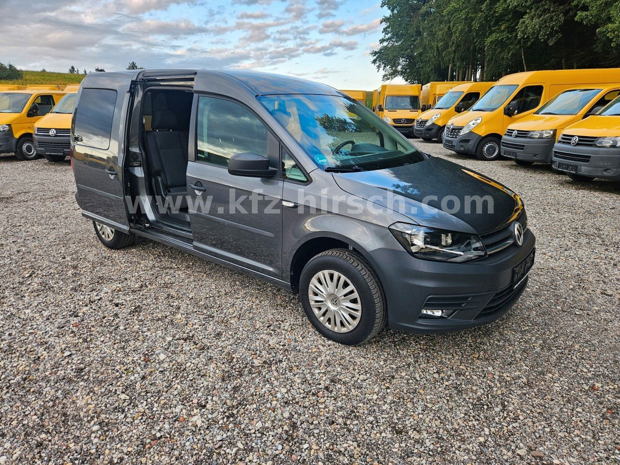 Volkswagen Caddy Maxi Conceptline|Temp|Sitzhzg|NAVI|2xS-Tür - Комби: снимка 1 Volkswagen Caddy Maxi Conceptline|Temp|Sitzhzg|NAVI|2xS-Tür - Комби: снимка 1