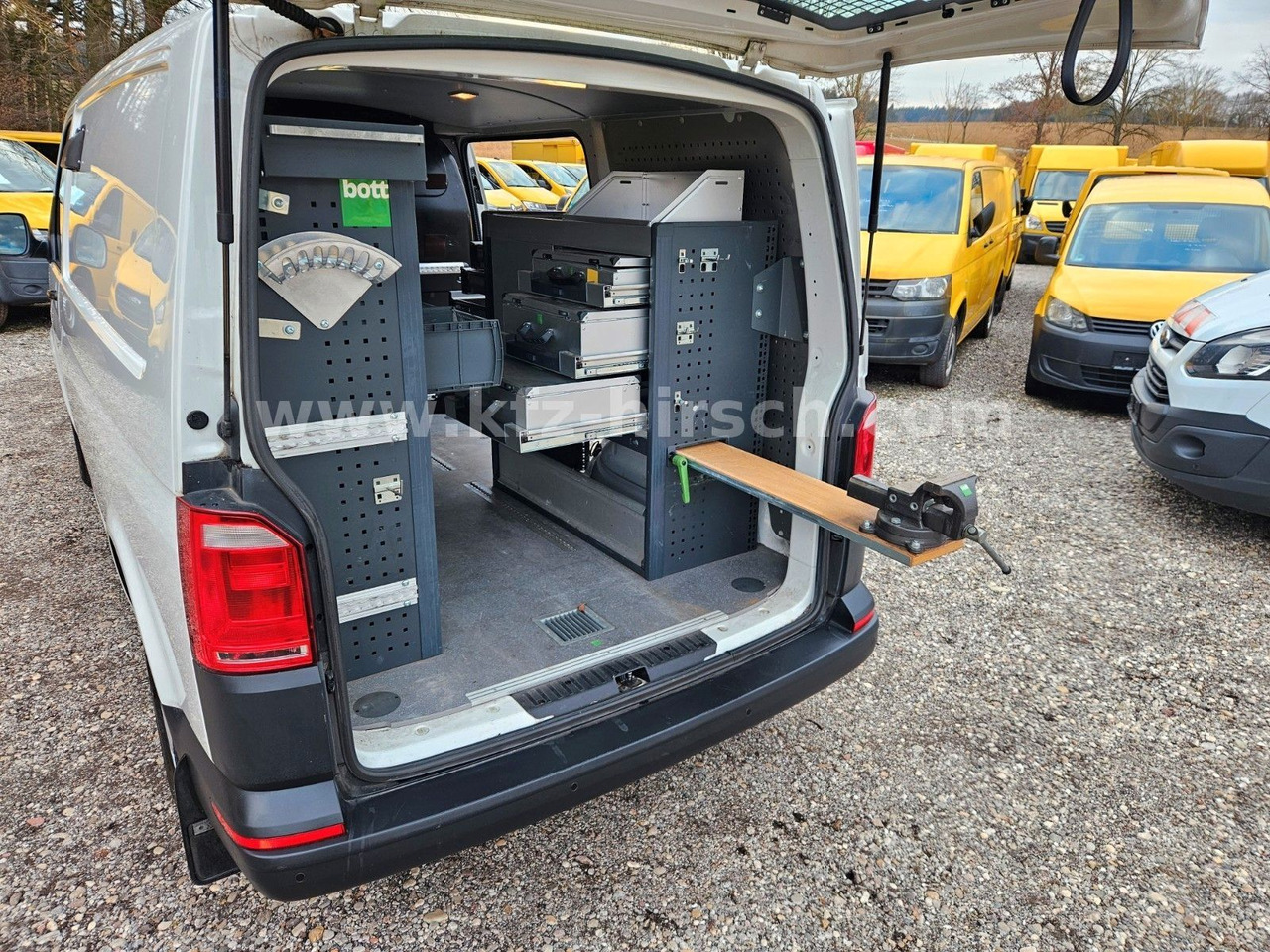 Volkswagen T6 Automatik/ DSG Sortimo Stdhzg Behindertenger. - Пътнически бус: снимка 1 Volkswagen T6 Automatik/ DSG Sortimo Stdhzg Behindertenger. - Пътнически бус: снимка 1