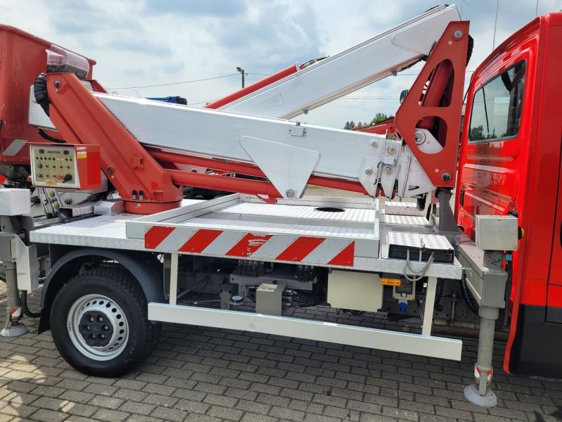 Iveco Daily 35S12 podnośnik koszowy 21 m Multitel MX210 - Автовишка: снимка 5 Iveco Daily 35S12 podnośnik koszowy 21 m Multitel MX210 - Автовишка: снимка 5