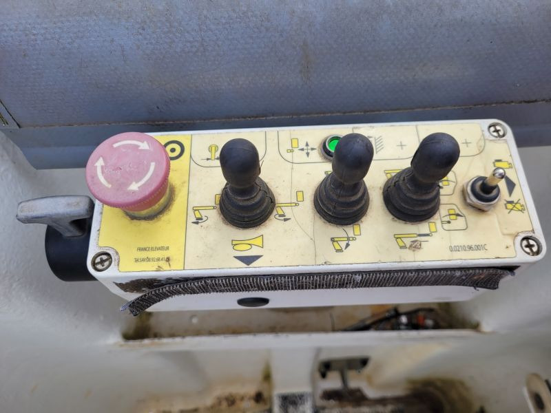 Автовишка Renault Renault Master podnośnik koszowy 12 m France Elevateur 121 FTcc: снимка 14 Автовишка Renault Renault Master podnośnik koszowy 12 m France Elevateur 121 FTcc: снимка 14