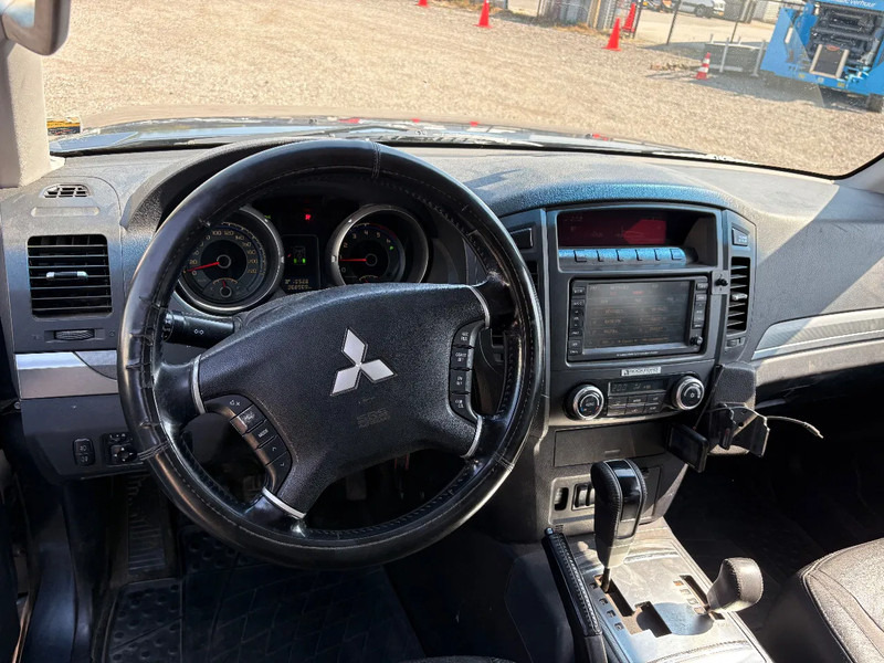 Mitsubishi Pajero PAJERO 3.2 DID AT LWB HRV PAJERO PAJERO 3.2 DID AT LWB HRV / 4x4 / - Лек автомобил: снимка 5 Mitsubishi Pajero PAJERO 3.2 DID AT LWB HRV PAJERO PAJERO 3.2 DID AT LWB HRV / 4x4 / - Лек автомобил: снимка 5