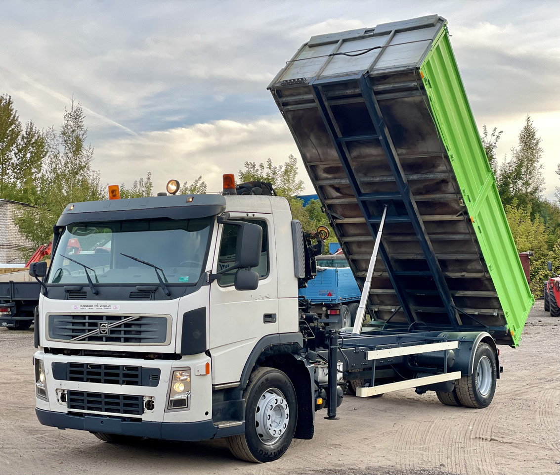 VOLVO FM - Камион с кран: снимка 1 VOLVO FM - Камион с кран: снимка 1
