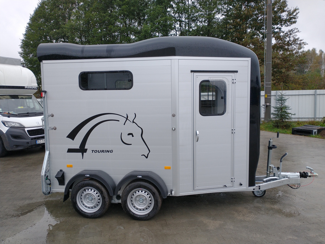 Cheval Liberté Touring Country + Siodlarnia, Debon - Ремарке за коне: снимка 2 Cheval Liberté Touring Country + Siodlarnia, Debon - Ремарке за коне: снимка 2