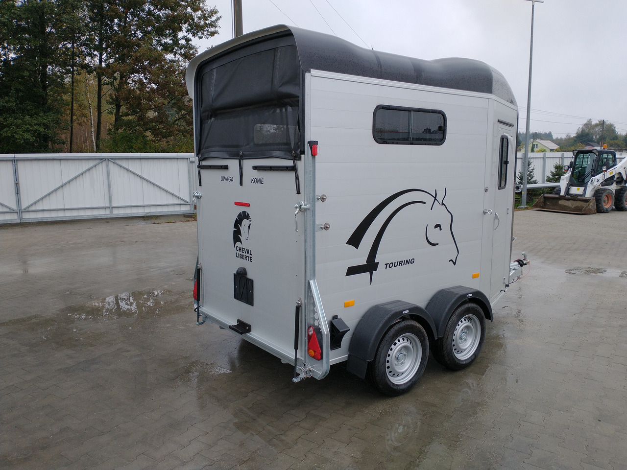 Cheval Liberté Touring Country + Siodlarnia, Debon - Ремарке за коне: снимка 3 Cheval Liberté Touring Country + Siodlarnia, Debon - Ремарке за коне: снимка 3