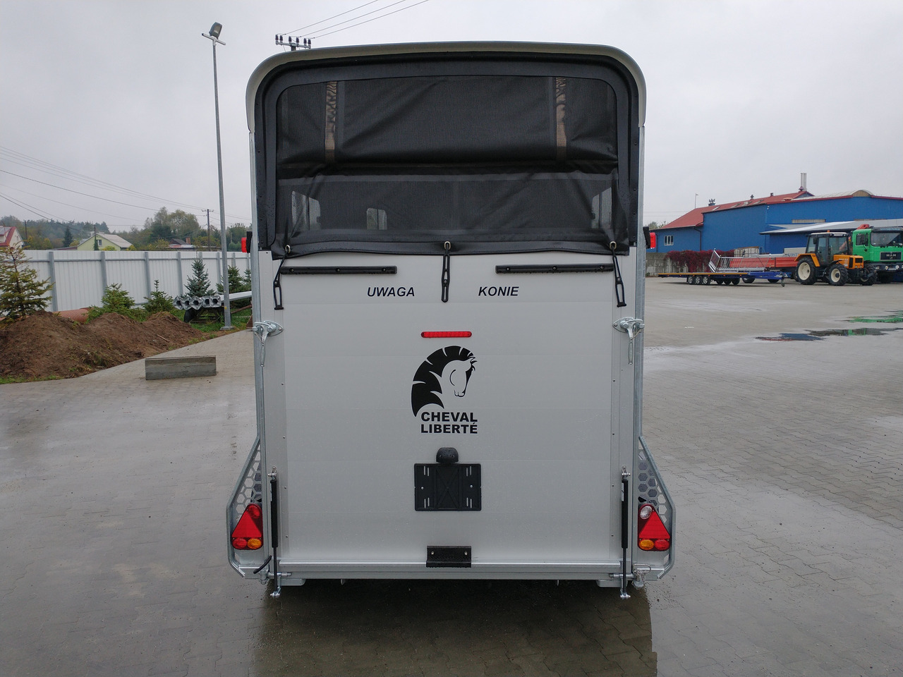 Cheval Liberté Touring Country + Siodlarnia, Debon - Ремарке за коне: снимка 4 Cheval Liberté Touring Country + Siodlarnia, Debon - Ремарке за коне: снимка 4
