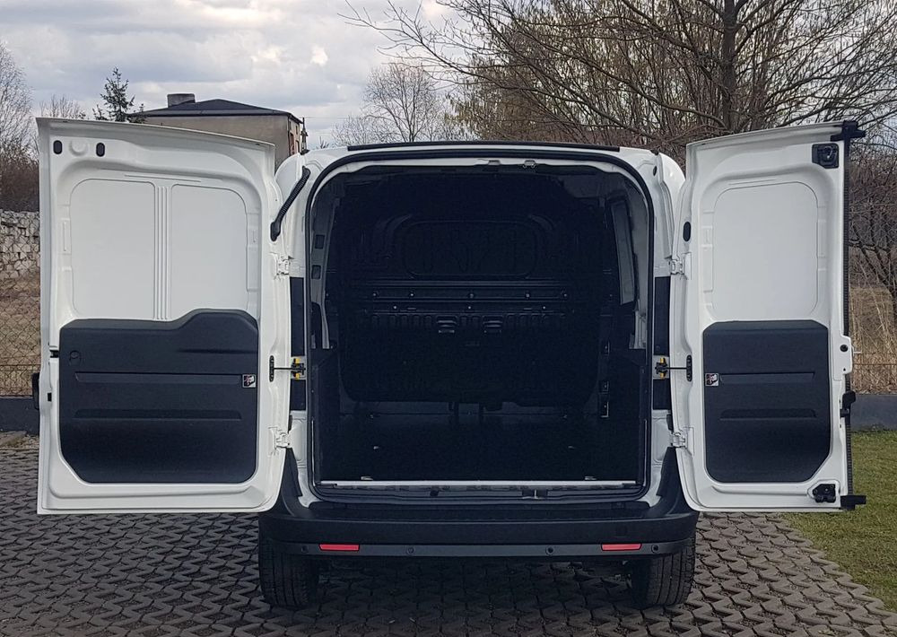 Fiat DOBLO MAXI 3 OSOBY DŁUGI BLASZAK VAN FURGON KLIMA TEMPOMAT - Малък ван: снимка 5 Fiat DOBLO MAXI 3 OSOBY DŁUGI BLASZAK VAN FURGON KLIMA TEMPOMAT - Малък ван: снимка 5