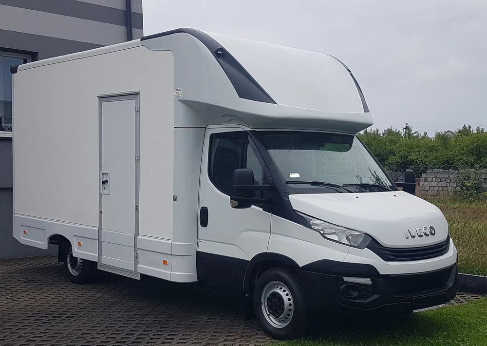 Iveco DAILY KONTENER NISKOPODŁOGOWY 4,31x2,24x2,42 FOODTRUCK SKLEP KAMPER KLIMA BAR KONIOWÓZ - Лекотоварен автомобил фургон: снимка 1 Iveco DAILY KONTENER NISKOPODŁOGOWY 4,31x2,24x2,42 FOODTRUCK SKLEP KAMPER KLIMA BAR KONIOWÓZ - Лекотоварен автомобил фургон: снимка 1