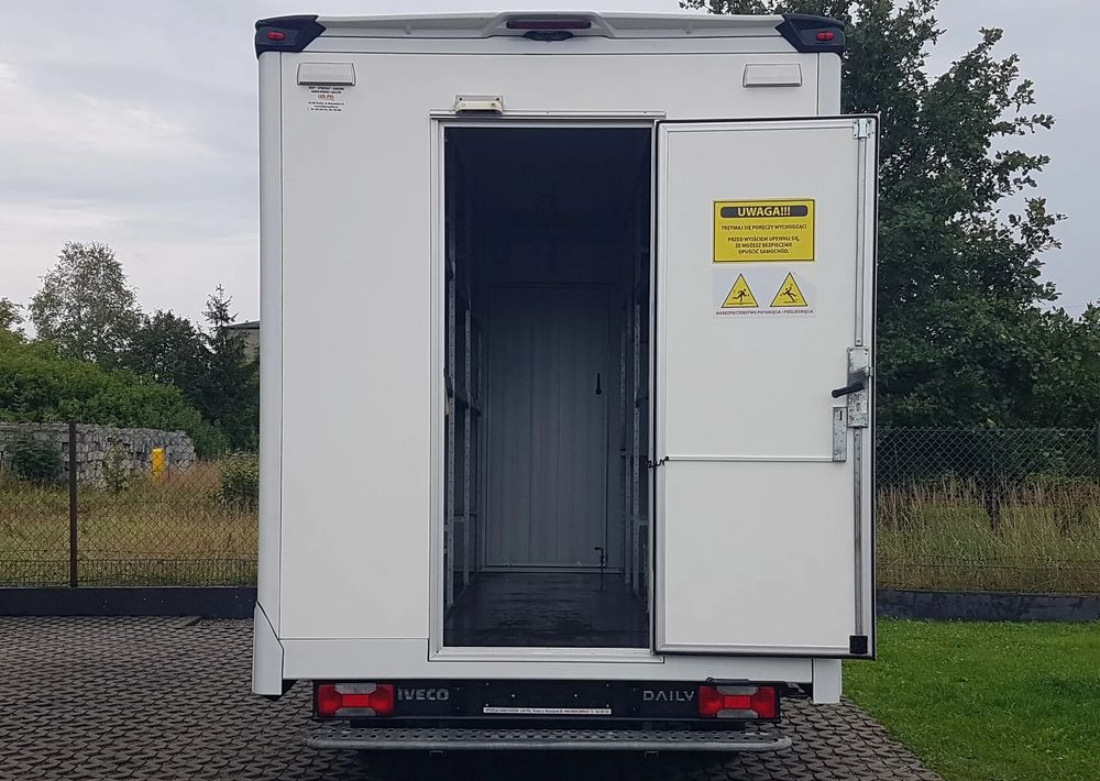 Iveco DAILY KONTENER NISKOPODŁOGOWY 4,31x2,24x2,42 FOODTRUCK SKLEP KAMPER KLIMA BAR KONIOWÓZ - Лекотоварен автомобил фургон: снимка 5 Iveco DAILY KONTENER NISKOPODŁOGOWY 4,31x2,24x2,42 FOODTRUCK SKLEP KAMPER KLIMA BAR KONIOWÓZ - Лекотоварен автомобил фургон: снимка 5