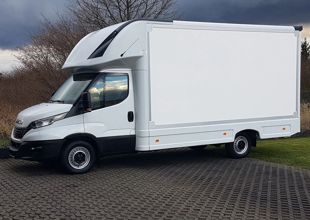 Iveco DAILY KONTENER NISKOPODŁOGOWY 4,43x2,23x2,42 SKLEP KAMPER KONIOWÓZ BAR KLIMA - Лекотоварен автомобил фургон: снимка 2 Iveco DAILY KONTENER NISKOPODŁOGOWY 4,43x2,23x2,42 SKLEP KAMPER KONIOWÓZ BAR KLIMA - Лекотоварен автомобил фургон: снимка 2