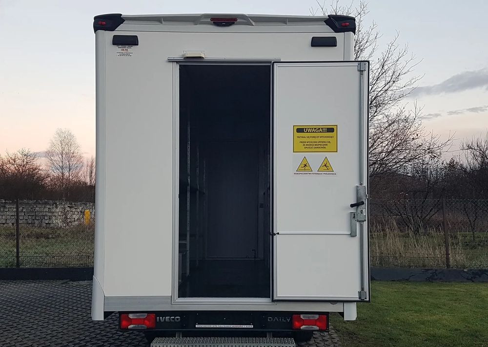 Iveco DAILY KONTENER NISKOPODŁOGOWY 4,43x2,23x2,42 SKLEP KAMPER KONIOWÓZ BAR KLIMA - Лекотоварен автомобил фургон: снимка 5 Iveco DAILY KONTENER NISKOPODŁOGOWY 4,43x2,23x2,42 SKLEP KAMPER KONIOWÓZ BAR KLIMA - Лекотоварен автомобил фургон: снимка 5