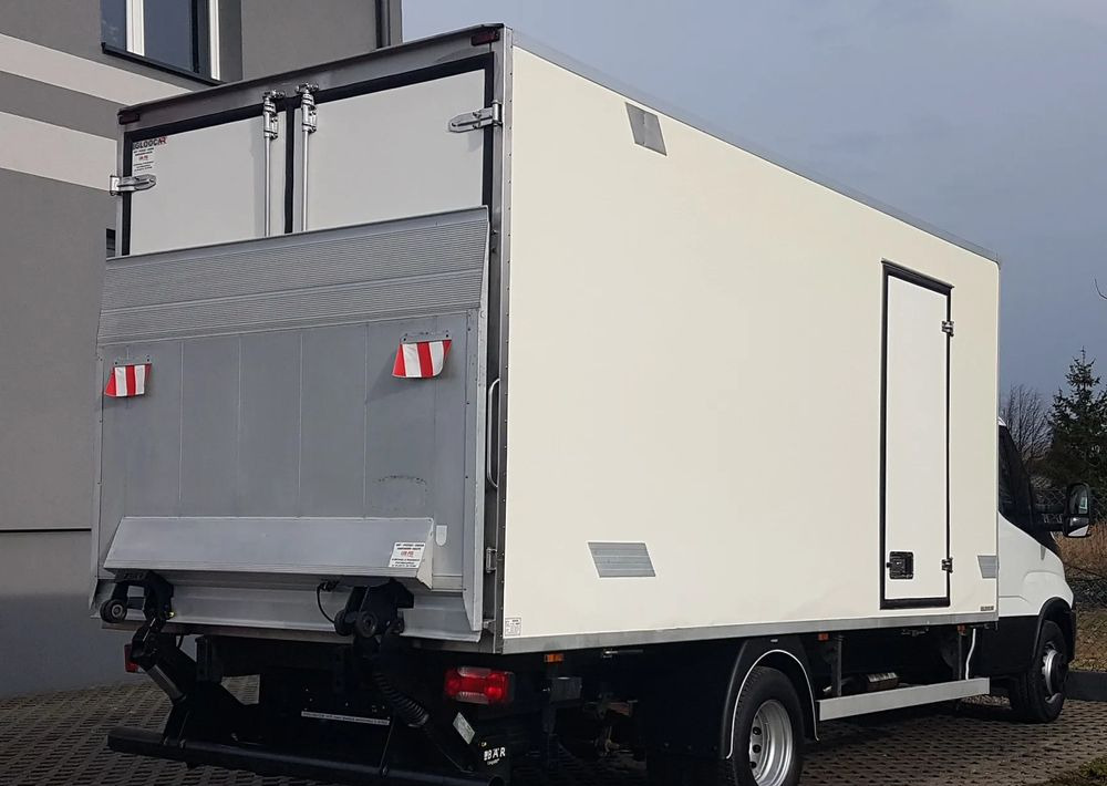 Iveco Daily 70-170 WINDA CHŁODNIA 10EP AGREGAT IZOTERMA - Рефрижератор камион: снимка 4 Iveco Daily 70-170 WINDA CHŁODNIA 10EP AGREGAT IZOTERMA - Рефрижератор камион: снимка 4
