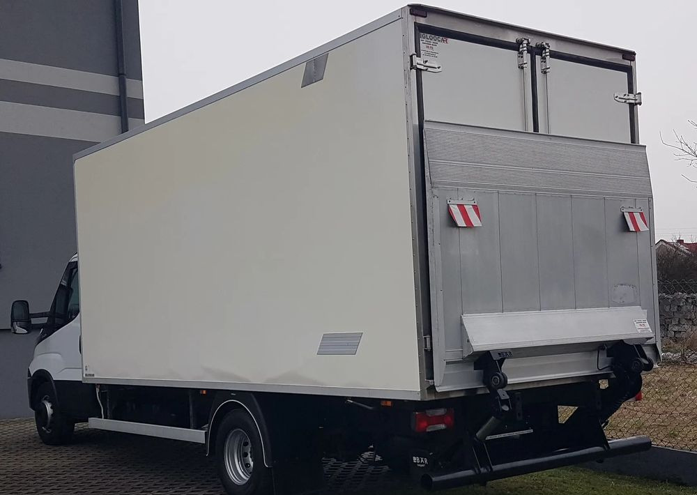 Iveco Daily 70-170 WINDA CHŁODNIA 10EP AGREGAT IZOTERMA - Рефрижератор камион: снимка 3 Iveco Daily 70-170 WINDA CHŁODNIA 10EP AGREGAT IZOTERMA - Рефрижератор камион: снимка 3