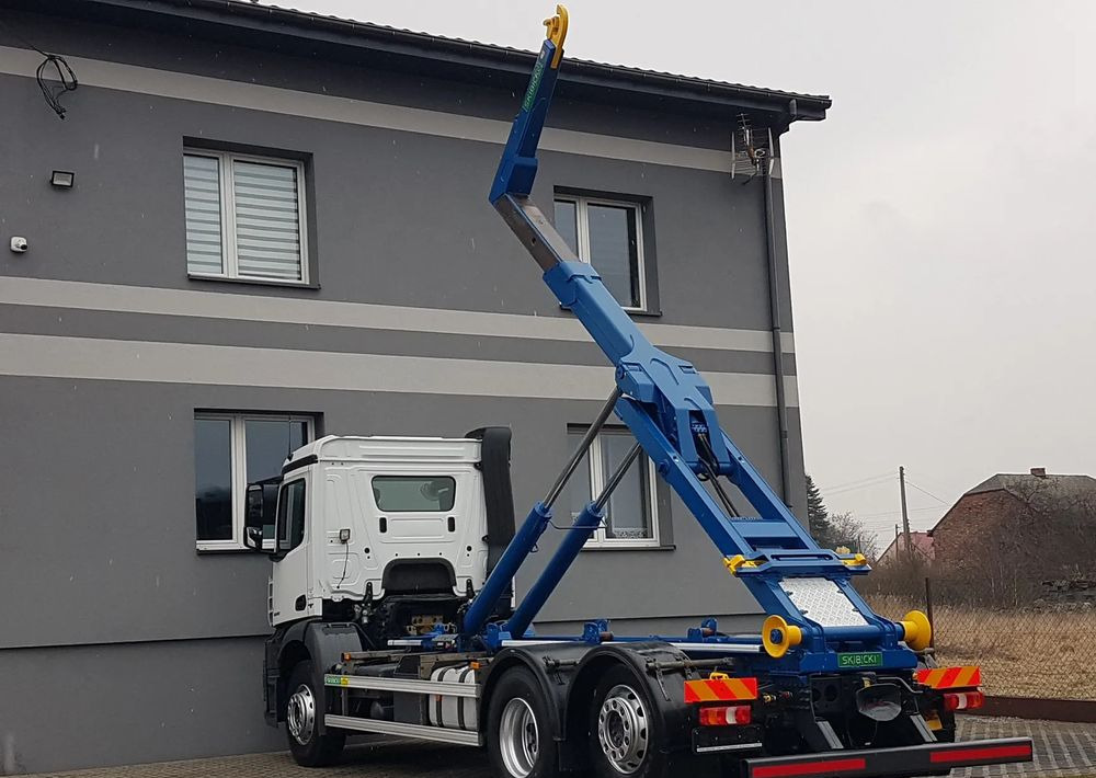 Mercedes-Benz ANTOS ACTROS HAKOWIEC 3 OSIE 6x2 KLIMA HAKOWIEC DO KONTENERÓW - Мултилифт с кука камион: снимка 3 Mercedes-Benz ANTOS ACTROS HAKOWIEC 3 OSIE 6x2 KLIMA HAKOWIEC DO KONTENERÓW - Мултилифт с кука камион: снимка 3
