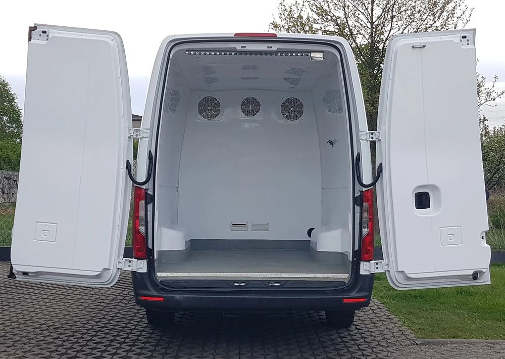 Mercedes-Benz SPRINTER MAXI CHŁODNIA AGREGAT 2 KOMORY GRZANIE KLIMA BLASZAK MANUAL - Хладилен бус: снимка 5 Mercedes-Benz SPRINTER MAXI CHŁODNIA AGREGAT 2 KOMORY GRZANIE KLIMA BLASZAK MANUAL - Хладилен бус: снимка 5