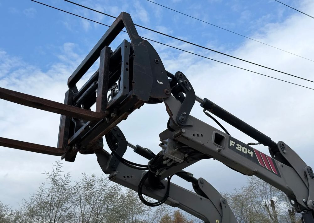 Claas * Ciągnik Traktor CLAAS 240 F NEXOS * 4x4 * Sadowniczy * Tur MX F304 * TUZ * Wałek WOM - Трактор: снимка 5 Claas * Ciągnik Traktor CLAAS 240 F NEXOS * 4x4 * Sadowniczy * Tur MX F304 * TUZ * Wałek WOM - Трактор: снимка 5