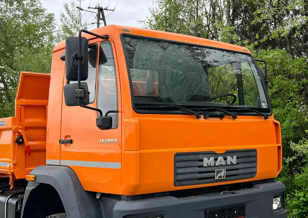 MAN * LE 280 B * MAN * 4x4 * Kiper Wywrotka x3 * Meiller * Sprowadzony * Stan Perfekcyjny * - Самосвал камион: снимка 4 MAN * LE 280 B * MAN * 4x4 * Kiper Wywrotka x3 * Meiller * Sprowadzony * Stan Perfekcyjny * - Самосвал камион: снимка 4