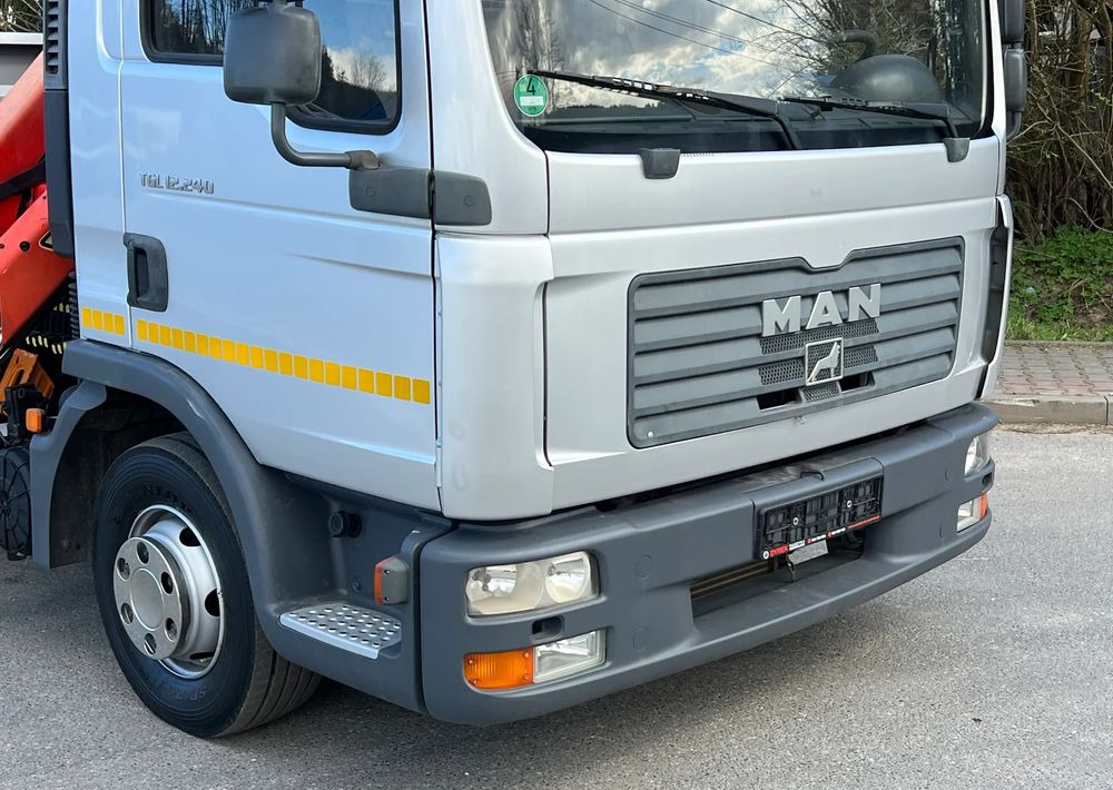 MAN MAN TGL 12-240 Kiper Wywrotka 4x2 Kran PALFINGER PK 12500 BARDZO DOBRY STAN - Самосвал камион: снимка 4 MAN MAN TGL 12-240 Kiper Wywrotka 4x2 Kran PALFINGER PK 12500 BARDZO DOBRY STAN - Самосвал камион: снимка 4