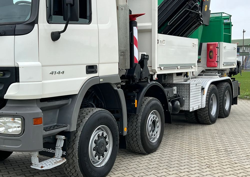 Mercedes-Benz * Mercedes 8x6 Actros 4144 * HDS Palfinger 150002 + FLY JIB PJ 170 * Dźwig * 40 TON * Wyciągarka * 35 Metrów * Kosz * - Камион с кран: снимка 4 Mercedes-Benz * Mercedes 8x6 Actros 4144 * HDS Palfinger 150002 + FLY JIB PJ 170 * Dźwig * 40 TON * Wyciągarka * 35 Metrów * Kosz * - Камион с кран: снимка 4
