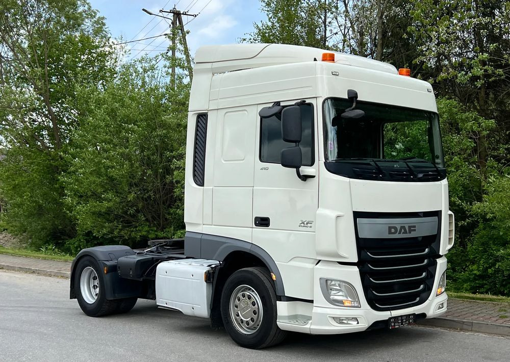 DAF * DAF XF 106 * SPROWADZONY * SUPER STAN CIĄGNIK SIODŁOWY Euro 6 - Влекач: снимка 1 DAF * DAF XF 106 * SPROWADZONY * SUPER STAN CIĄGNIK SIODŁOWY Euro 6 - Влекач: снимка 1