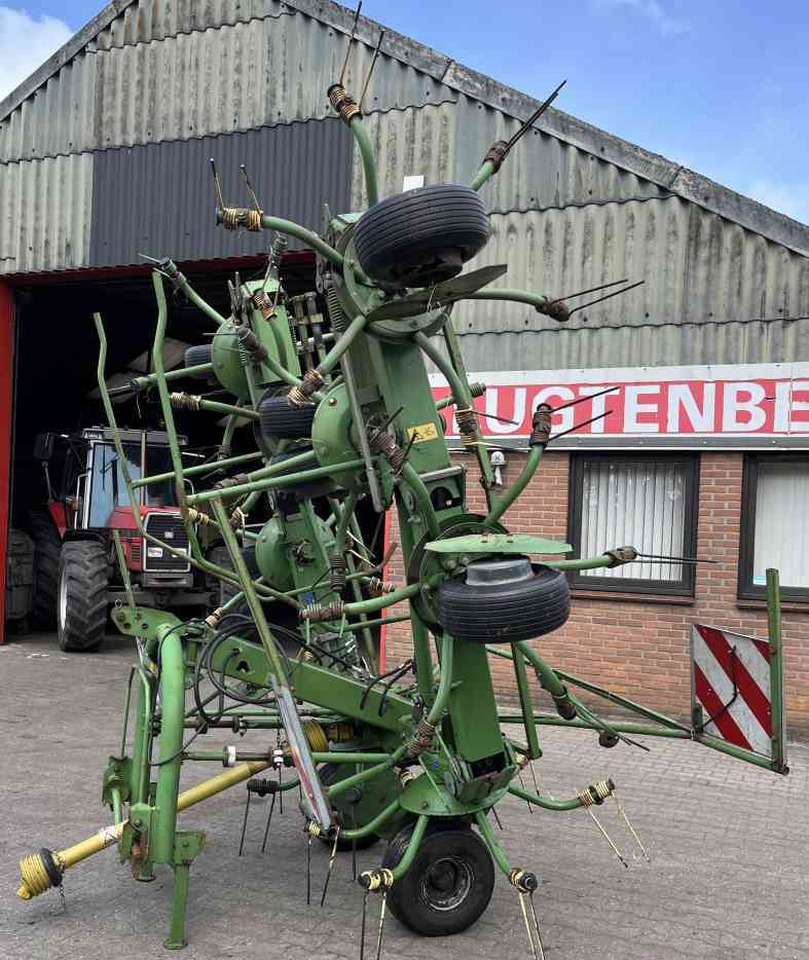 Krone KW 8.80/8 Schudder Tedder Kreiselheuer weidebouwmachines - Гребло/ Сенообръщачка: снимка 3 Krone KW 8.80/8 Schudder Tedder Kreiselheuer weidebouwmachines - Гребло/ Сенообръщачка: снимка 3